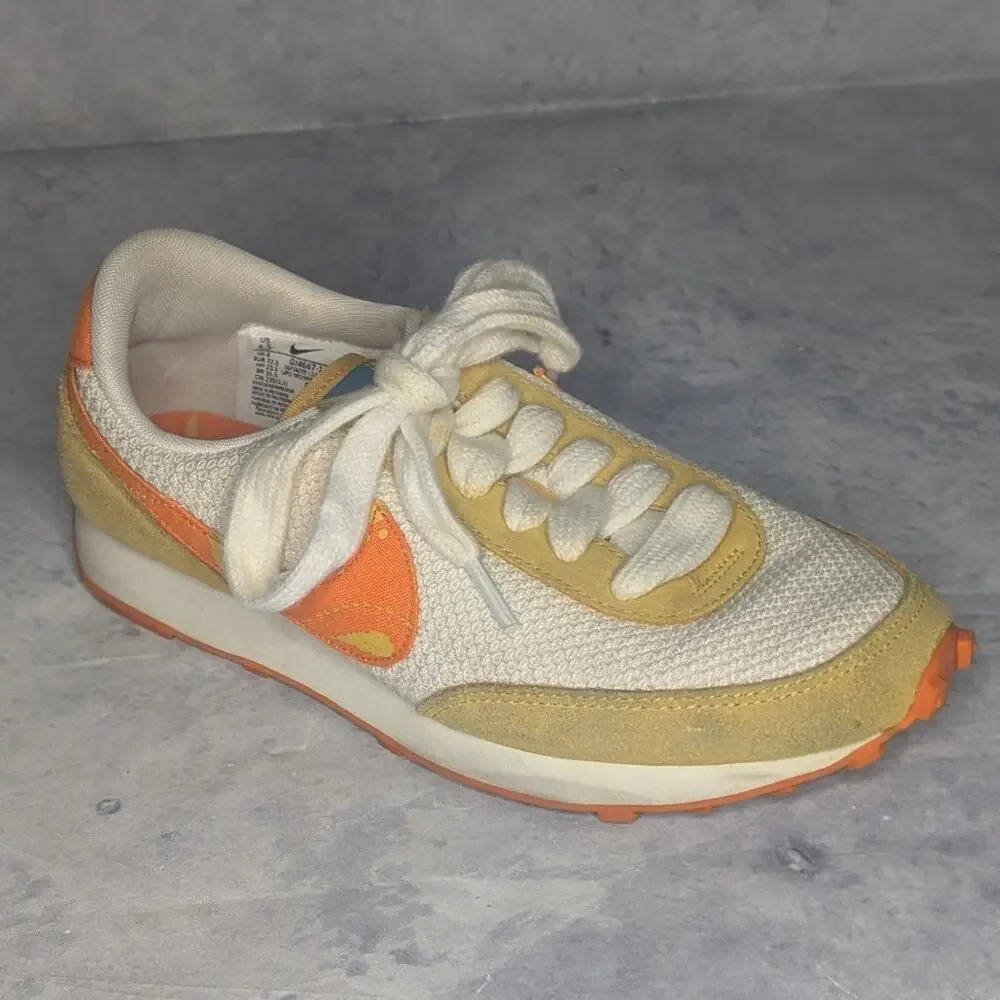 Nike Women's Daybreak Sneakers Paisley Swoosh Pale Ivory Magma Orange, Size 6.5